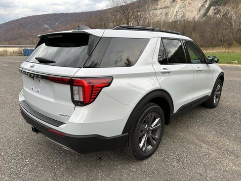 New 2026 Ford Explorer Active w/ Active Comfort Package image 4