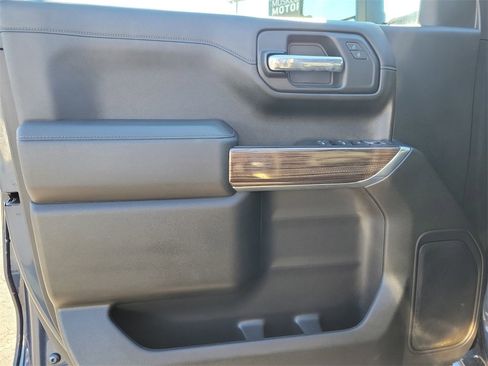 Used 2021 Chevrolet Silverado 1500 LT image 16