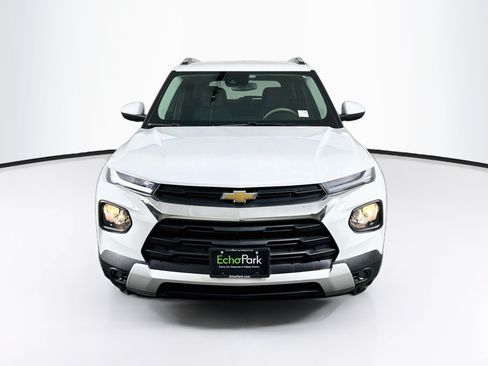 Used 2023 Chevrolet TrailBlazer LT FWD image 2
