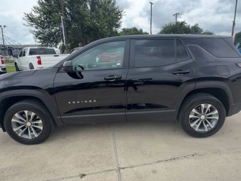 Used 2026 Chevrolet Equinox LT FWD image 5
