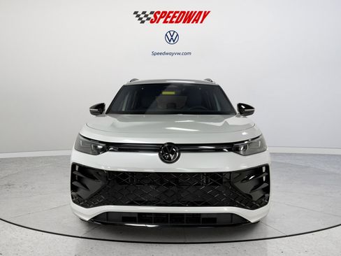 New 2026 Volkswagen Tiguan SE R-Line AWD/4WD image 2