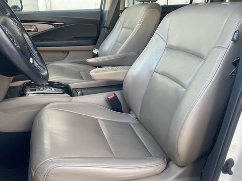 Used 2016 Honda Pilot Touring image 2