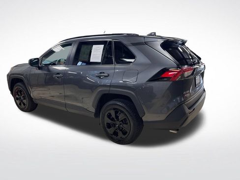 Certified 2021 Toyota RAV4 LE AWD/4WD image 4