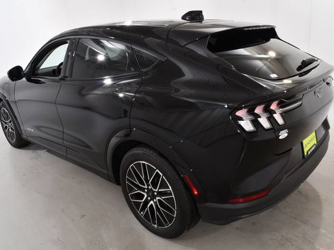 Used 2025 Ford Mustang Mach-E Premium AWD/4WD image 15