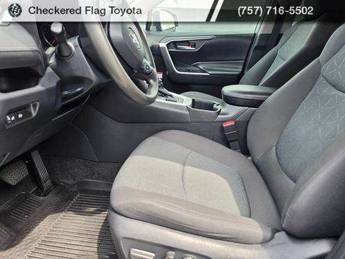 Used 2022 Toyota RAV4 XLE AWD/4WD image 14