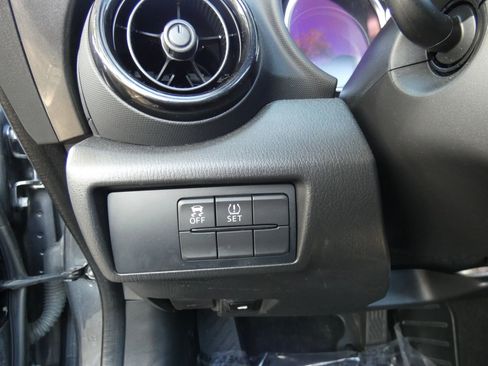 Used 2016 MAZDA MX-5 Miata Club image 49