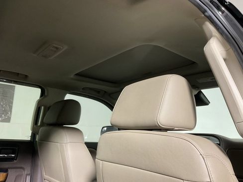 Used 2018 GMC Sierra 1500 SLT AWD/4WD image 3