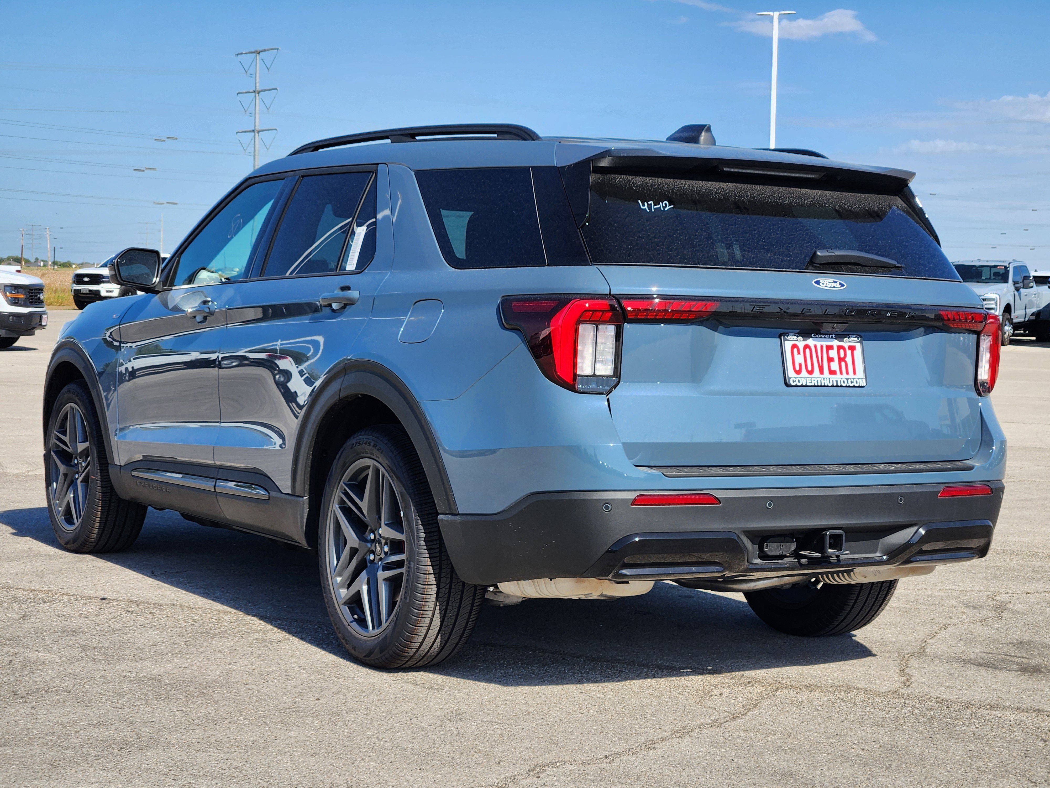 New 2027 Ford Explorer ST-Line w/ ST-Line Street Pack RWD image 4