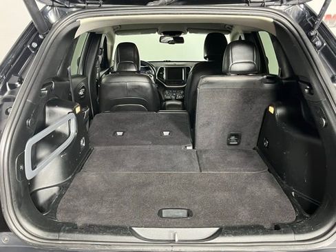 Used 2018 Jeep Cherokee Trailhawk w/ Quick Order Package 27L image 26