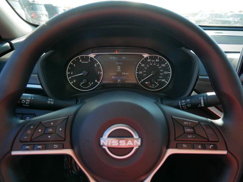 Used 2024 Nissan Altima 2.5 SV image 30