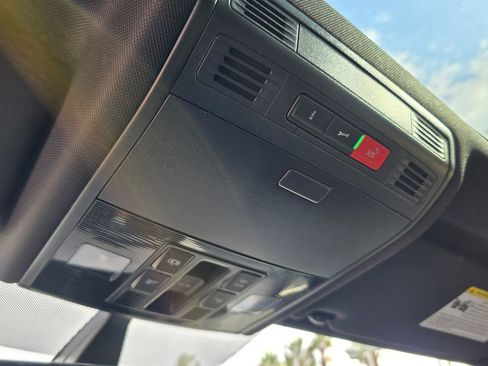 Used 2021 Volkswagen GTI SE image 44