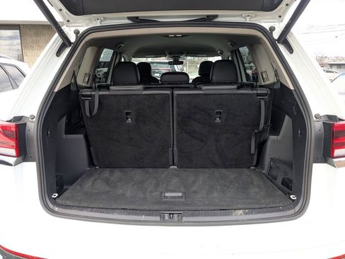 Used 2025 Volkswagen Atlas SE image 30