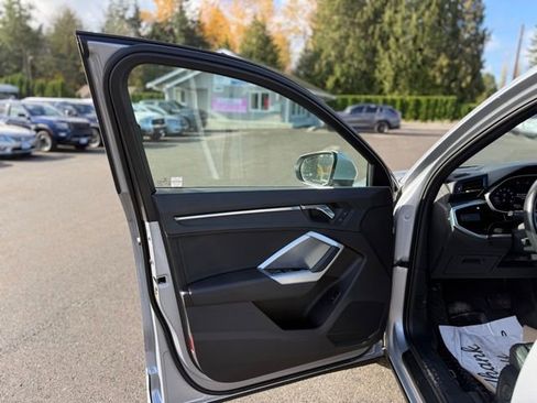 Used 2019 Audi Q3 2.0T Premium image 12