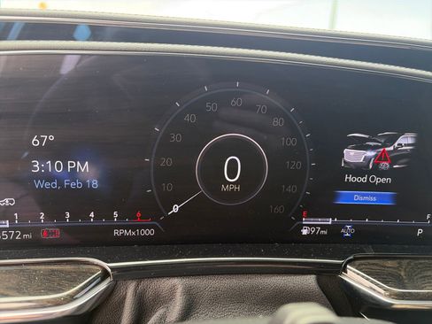 Used 2024 Cadillac Escalade Premium Luxury w/ Performance Package image 16