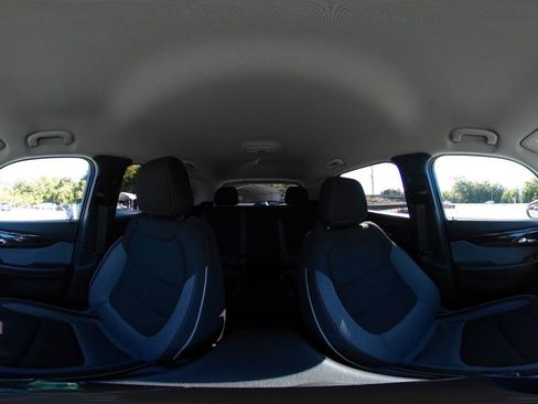 Used 2025 Chevrolet TrailBlazer LT image 37