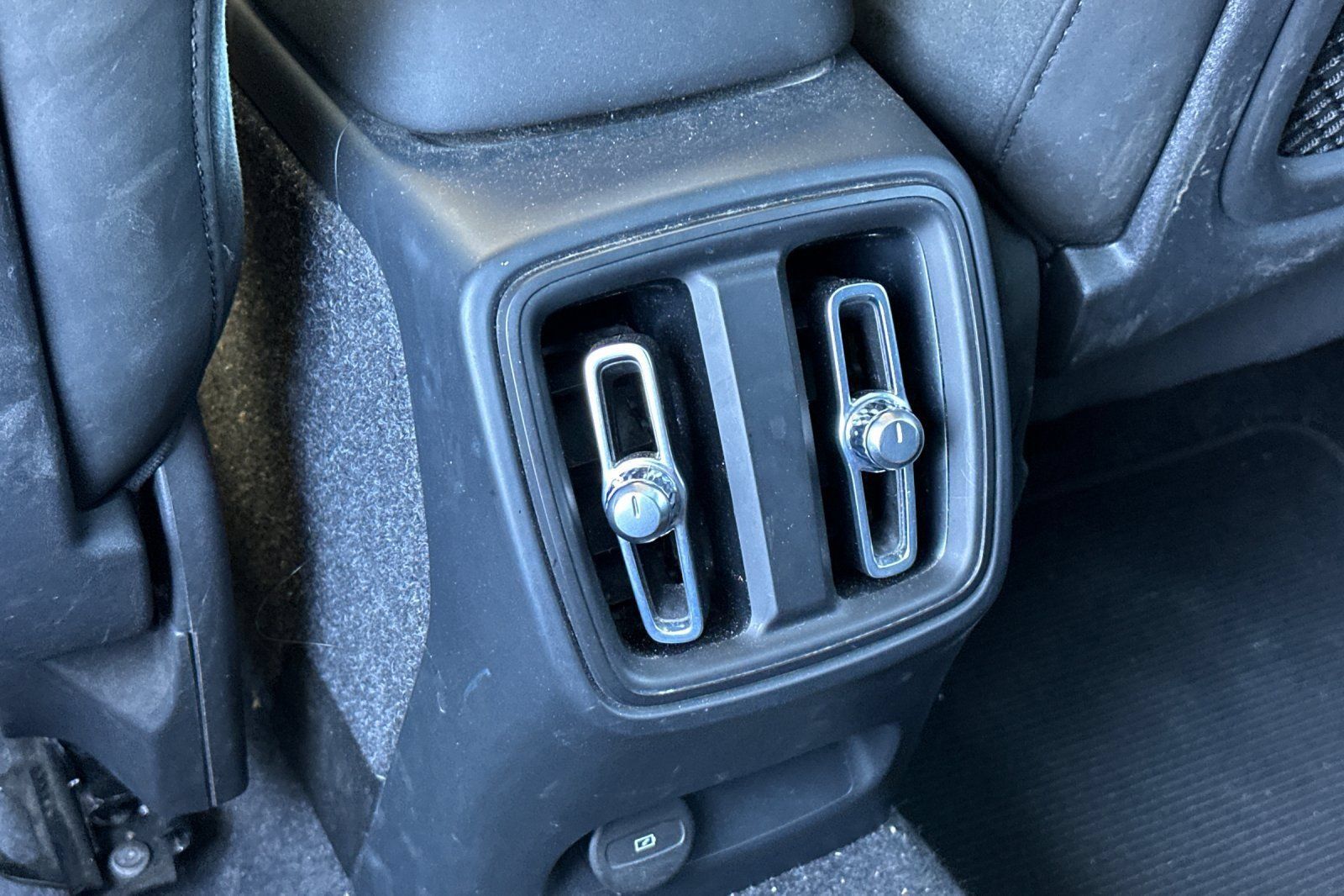 Used 2023 Volvo C40 P8 Recharge Plus AWD/4WD image 15