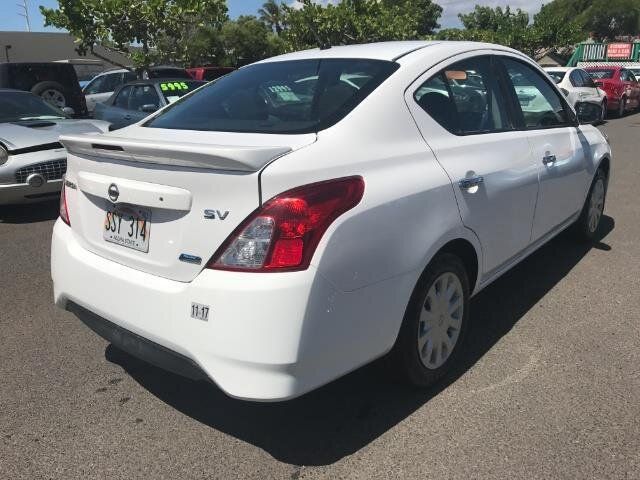 Used 2016 Nissan Versa SV FWD image 3