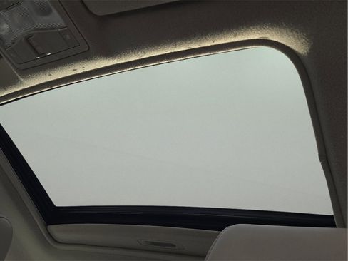 Used 2011 Toyota Avalon Limited image 16