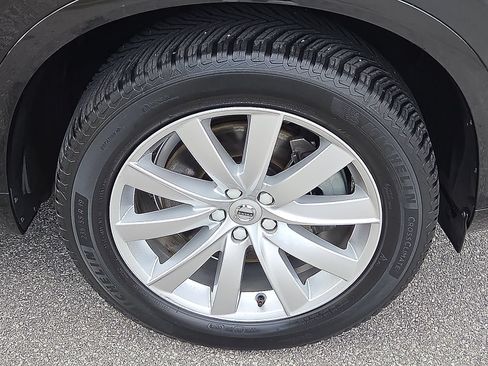 Used 2016 Volvo XC90 T6 Momentum w/ Momentum Plus Package AWD/4WD image 7