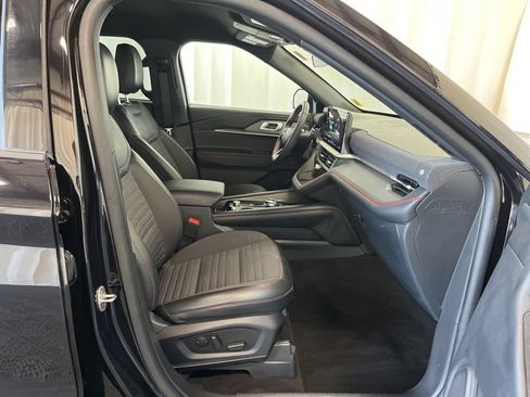 Used 2025 Ford Explorer ST-Line AWD/4WD image 19