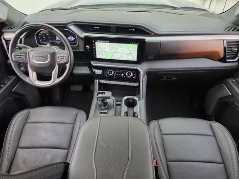 Used 2024 GMC Sierra 1500 Denali AWD/4WD image 9