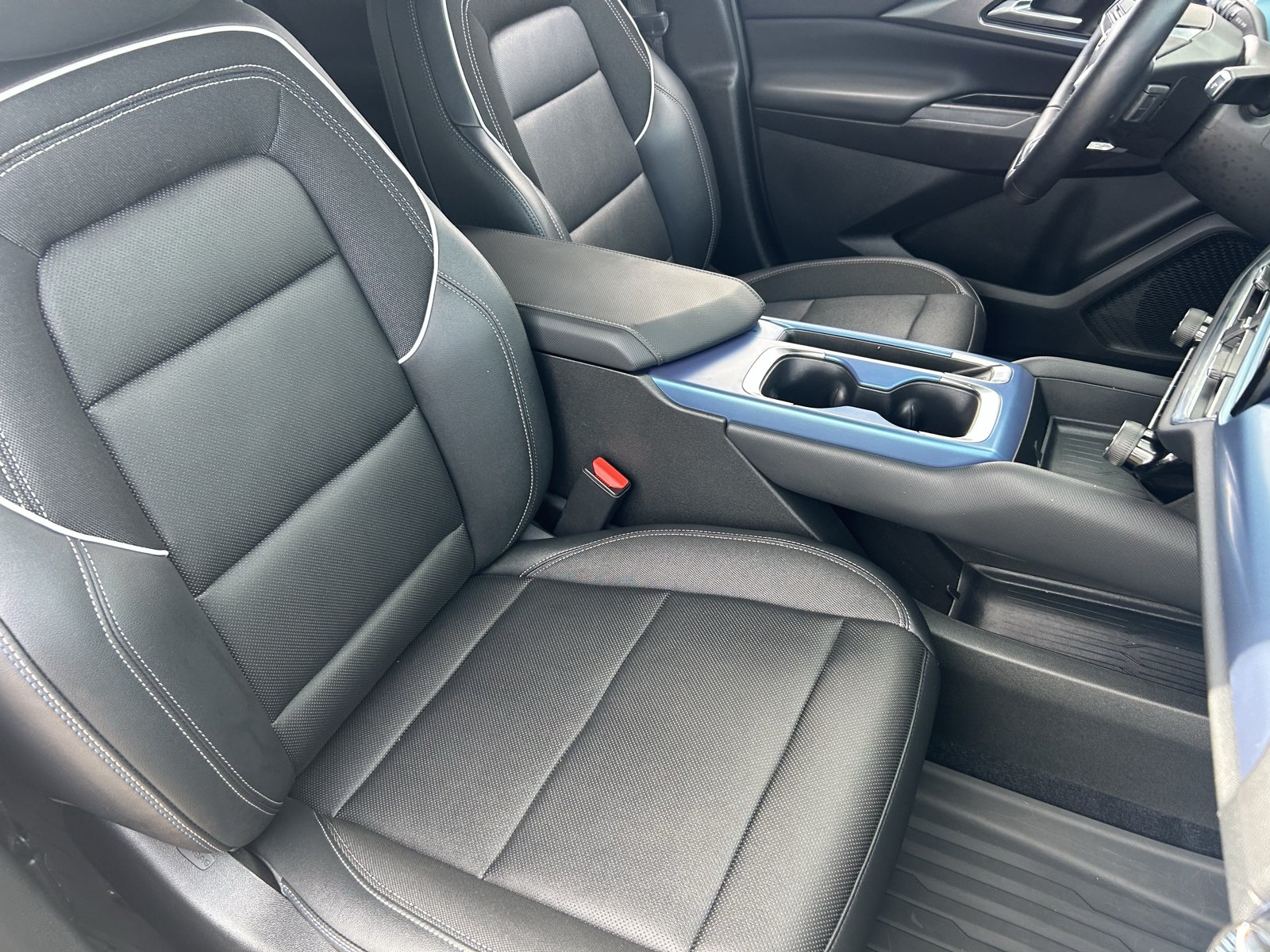 Certified 2024 Chevrolet Equinox EV LT FWD image 11