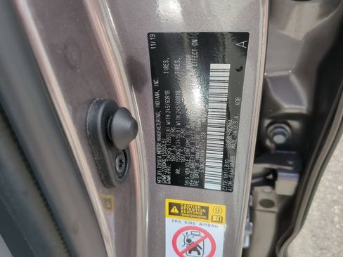 Used 2019 Toyota Highlander XLE FWD image 31