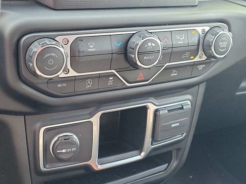 Used 2023 Jeep Wrangler Unlimited Sport AWD/4WD image 24