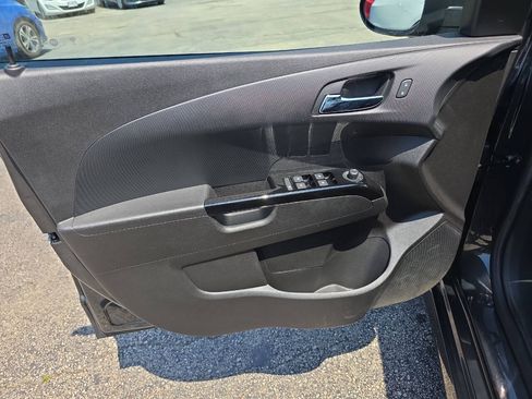 Used 2017 Chevrolet Sonic LT w/ Convenience Package FWD image 8