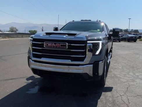 Used 2024 GMC Sierra 2500 SLT w/ SLT Premium Package AWD/4WD image 3