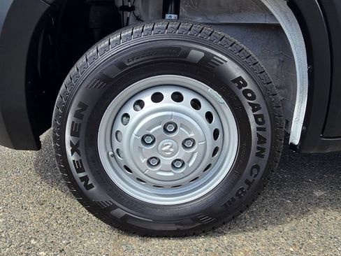 Used 2025 RAM ProMaster 2500 w/ Convenience Group FWD image 27