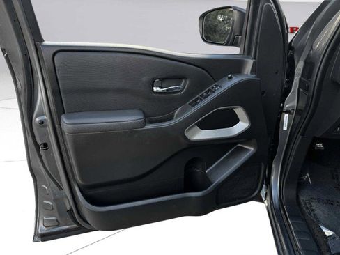 Used 2023 Nissan Frontier SV w/ Technology Package image 19