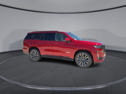 Used 2022 Cadillac Escalade Sport Platinum RWD image 2