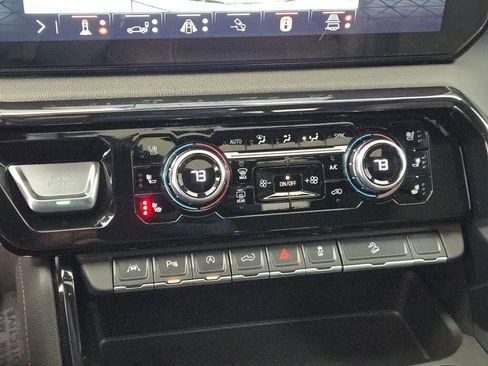 Used 2025 GMC Sierra 1500 AT4 w/ AT4 Premium Package image 31