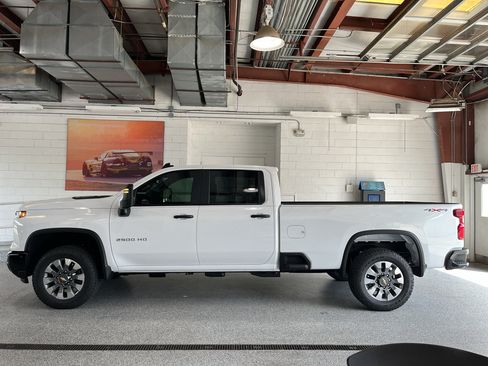 New 2026 Chevrolet Silverado 2500 Custom w/ Custom Value Package AWD/4WD image 5