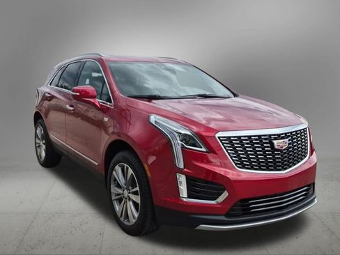 Used 2025 Cadillac XT5 Premium Luxury w/ Technology Package FWD image 8