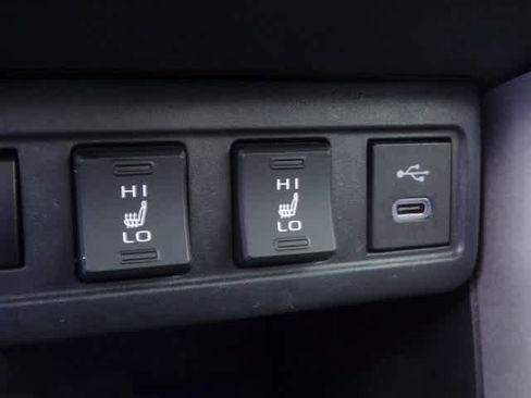 Used 2023 Toyota Corolla Cross XLE image 15