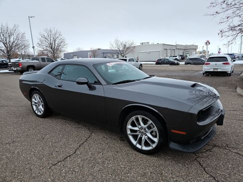 Used 2022 Dodge Challenger GT image 2