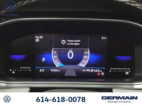 Used 2025 Volkswagen Taos SE image 23