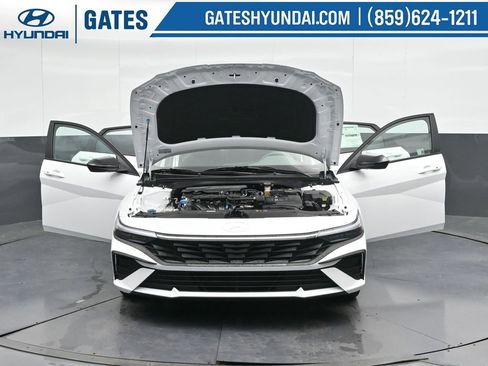 Used 2025 Hyundai Elantra Sport image 54