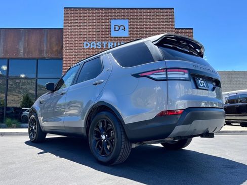 Used 2020 Land Rover Discovery SE AWD/4WD image 4