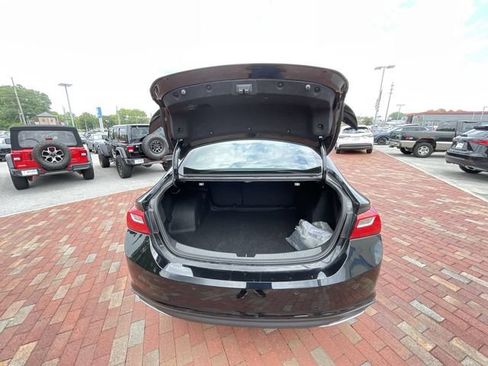 Used 2024 Chevrolet Malibu RS FWD image 32