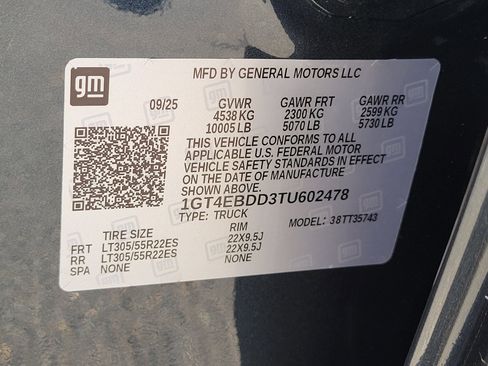 New 2026 GMC Hummer EV 4x4 Crew Cab w/ LPO, Dark Essentials Package image 13