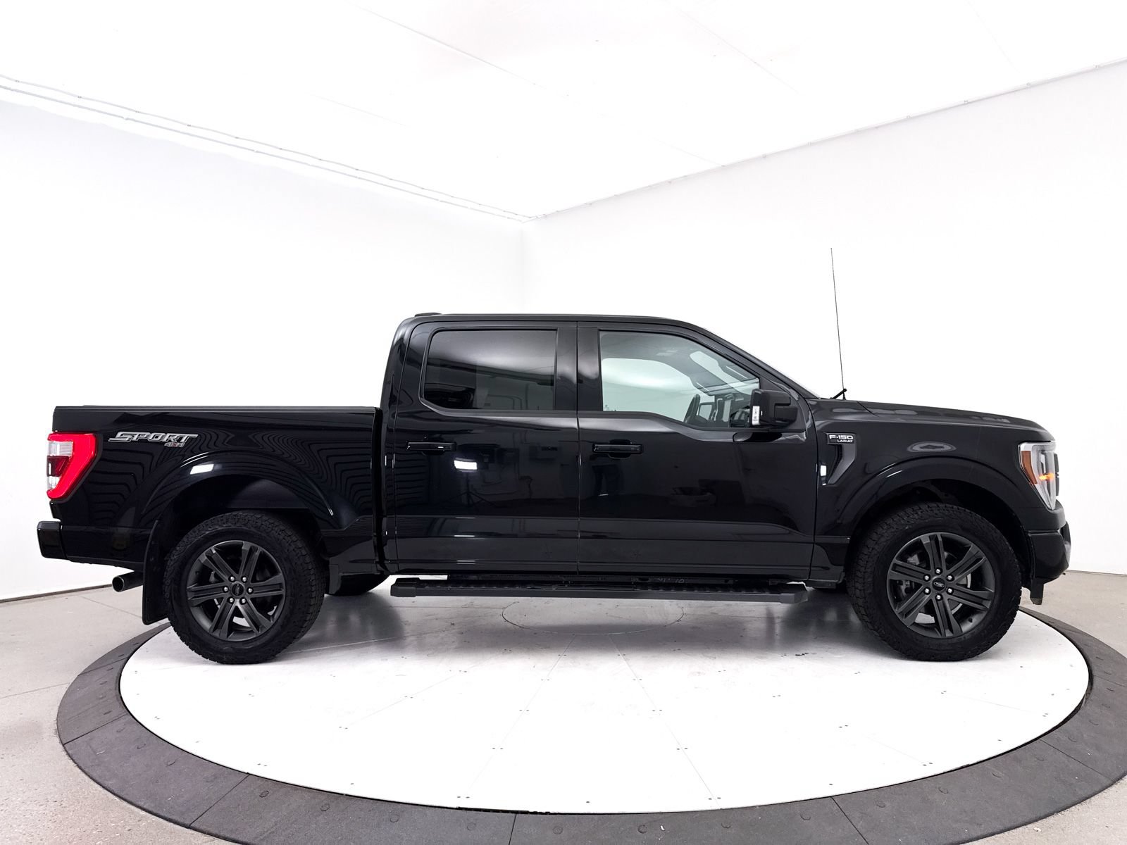 Used 2021 Ford F150 Lariat w/ Equipment Group 502A High AWD/4WD image 40