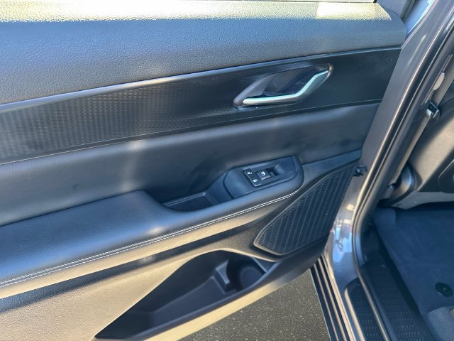 Used 2023 Jeep Grand Cherokee L Altitude AWD/4WD image 10