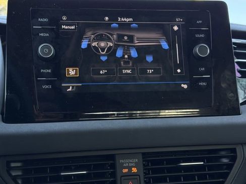 Used 2025 Volkswagen Jetta SE FWD image 15