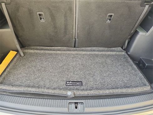 Used 2024 Volkswagen Atlas Peak Edition SE image 25