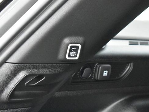 Used 2025 Jeep Grand Cherokee Laredo w/ Luxury Tech Group I image 29