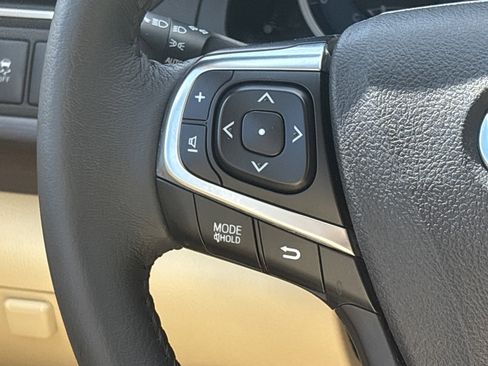 Used 2017 Toyota Camry XLE w/ Moonroof Package image 24