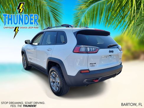 Used 2022 Jeep Cherokee Trailhawk image 3